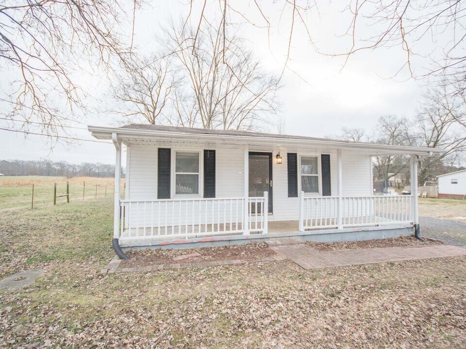 24326 Holt Rd in Elkmont, AL - Building Photo