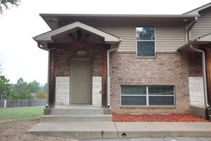 18011 Loring Ln in Lindale, TX - Building Photo