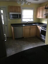390 Queen City Park Rd in South Burlington, VT - Building Photo - Building Photo