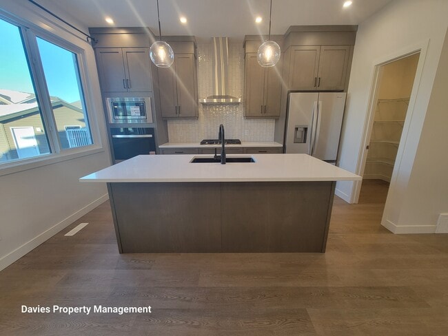 property at 2222 Muckleplum Cres SW