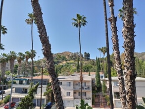 Hollywood Villa Apartments in Los Angeles, CA - Building Photo - Building Photo
