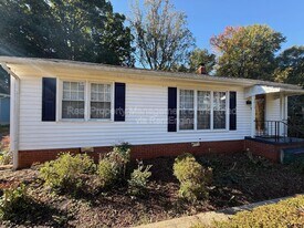 3013 Masonic Dr in Greensboro, NC - Building Photo