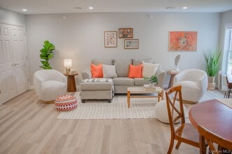 540 Joslen Blvd in Hudson, NY - Building Photo - Building Photo