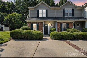 9407 Kimmel Ln in Charlotte, NC - Building Photo