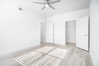 The Villages at Lost Creek in San Antonio, TX - Building Photo - Building Photo