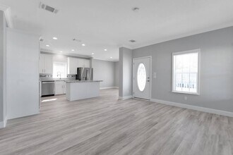 3266 Walden Shores Blvd in Lake Wales, FL - Building Photo - Building Photo