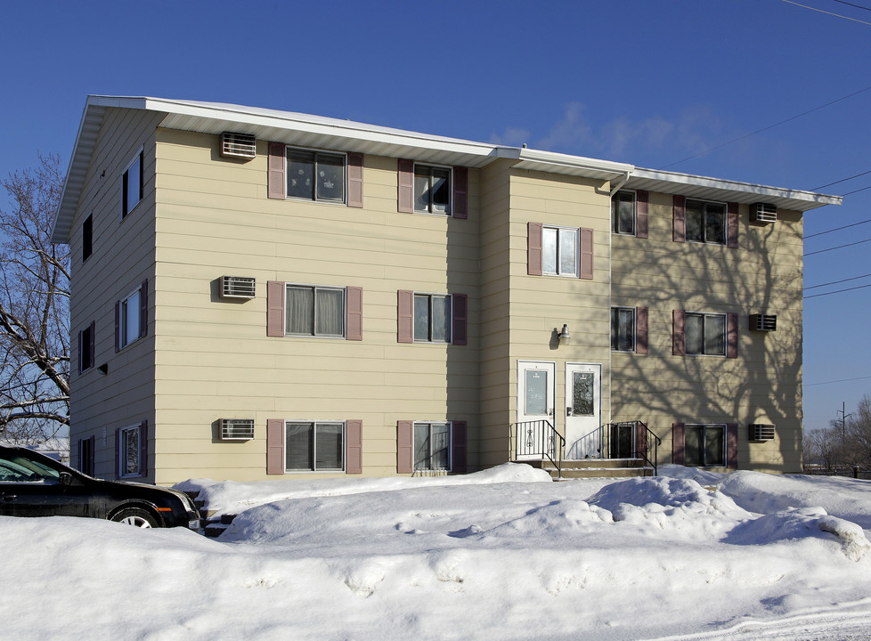 Crossroads Apartments in St. Cloud, MN - Building Photo