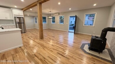 54 Grove St in Cairo, NY - Building Photo - Building Photo