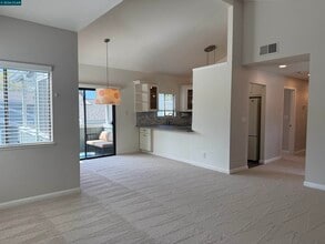 1144 Maywood Ln in Martinez, CA - Building Photo - Building Photo