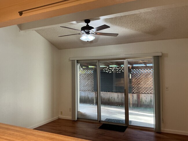 1714 Kent St in Roseville, CA - Building Photo - Building Photo