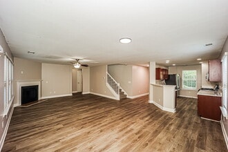 2080 Valley Creek Dr in Lithia Springs, GA - Building Photo - Building Photo