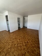 2448 Carling Ave in Ottawa, ON - Building Photo - Building Photo