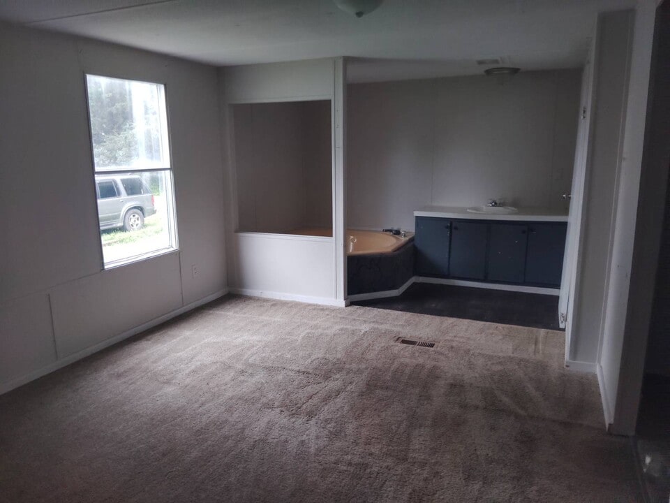 70 Red Fox Loop in Clyde, NC - Building Photo