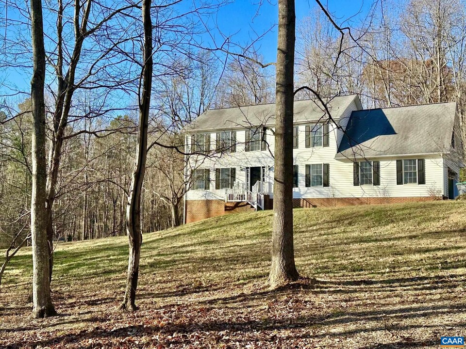 1415 Beacon Hill in Afton, VA - Building Photo