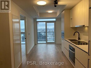 10 Graphophone Grv in Toronto, ON - Building Photo - Building Photo