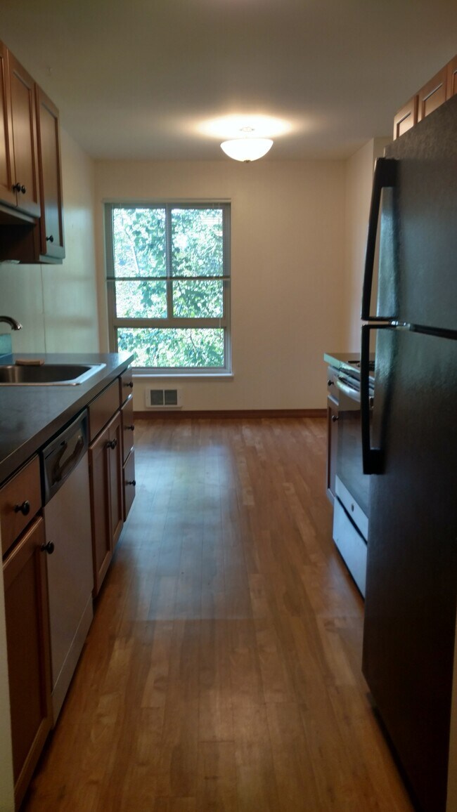 Legend House in Seattle, WA - Building Photo - Building Photo