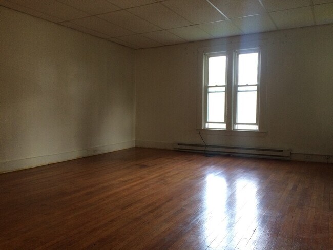 1064 Park St in Palmer, MA - Building Photo - Building Photo