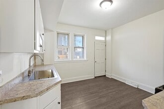 2312 Orange St in Harrisburg, PA - Building Photo - Building Photo