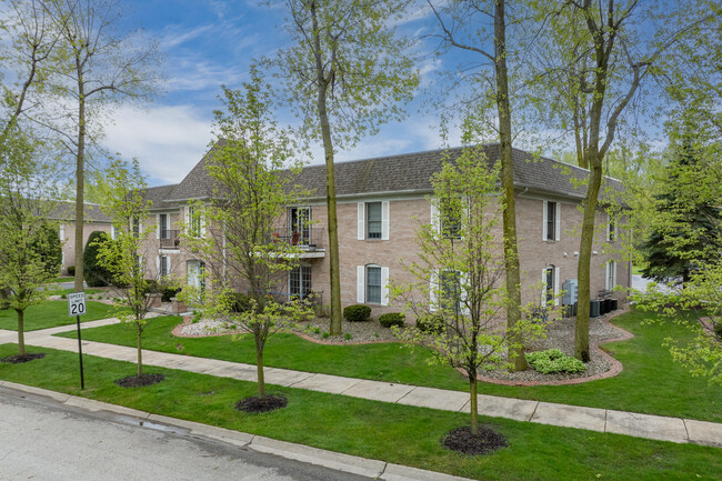 Georgetowne Condominiums in Highland, IN - Building Photo - Building Photo