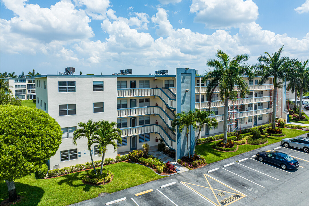 Century Village Boca Raton in Boca Raton, FL - Foto de edificio