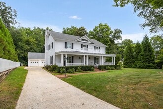 4205 Belvoir Dr in Greensboro, NC - Building Photo - Building Photo