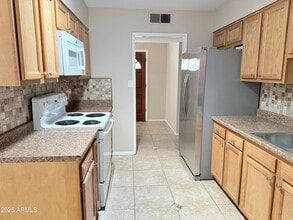 12247 N Cherry Hills Dr W in Sun City, AZ - Foto de edificio - Building Photo