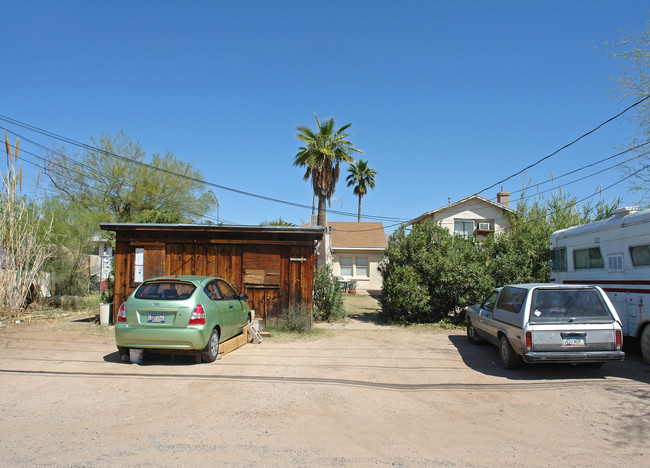 1220 E Grant Rd in Tucson, AZ - Building Photo - Building Photo