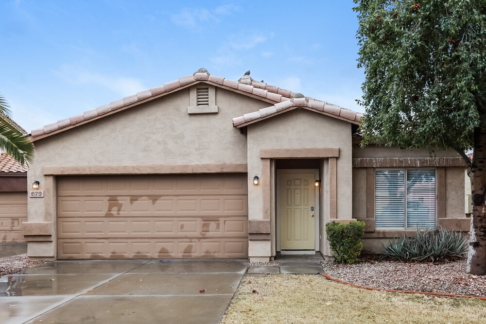 679 E Renegade Pl in San Tan Valley, AZ - Building Photo