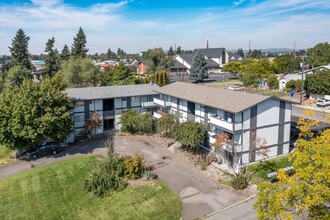 12419 E Riverside Ave in Spokane, WA - Foto de edificio - Primary Photo