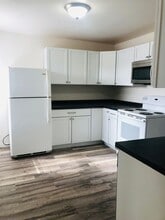 114 4th Ave NW in Minot, ND - Building Photo - Building Photo