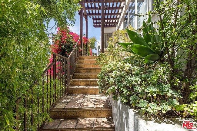 5351 Packard St, Unit 5351