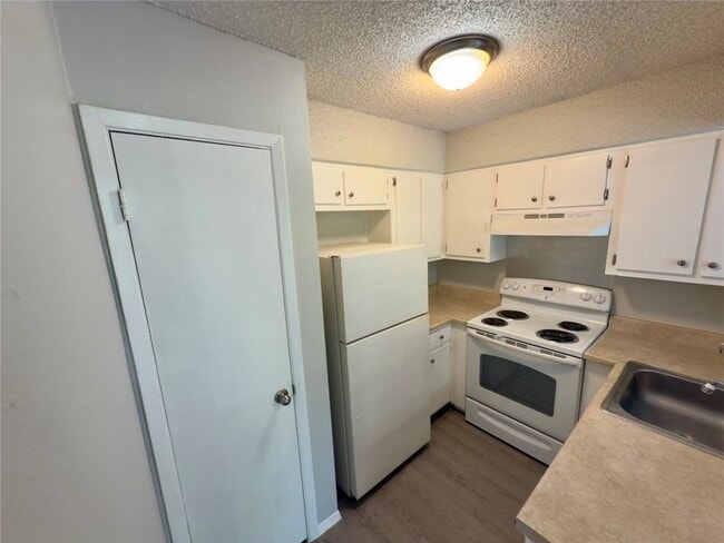 property at 8907 Parkfield Dr