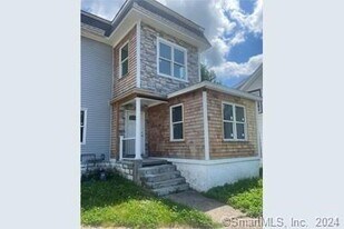 13 Warren St in Meriden, CT - Building Photo