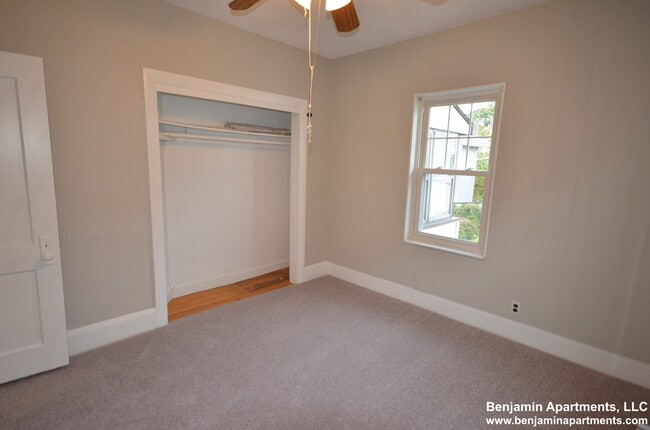 20 Benton Rd, Unit 2 in Medford, MA - Foto de edificio - Building Photo