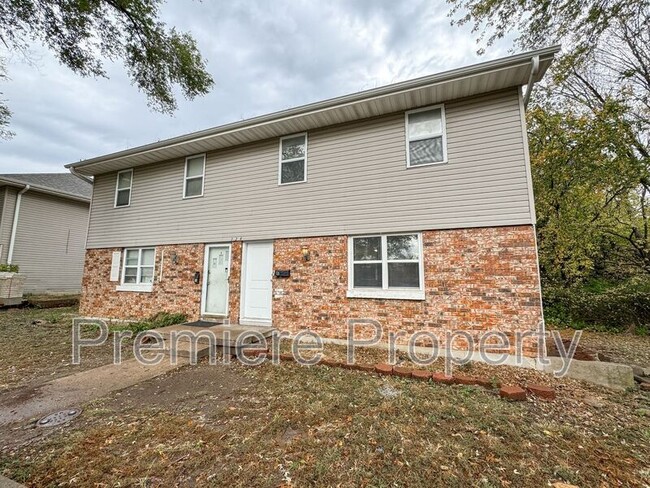 property at 224 E Hargis St