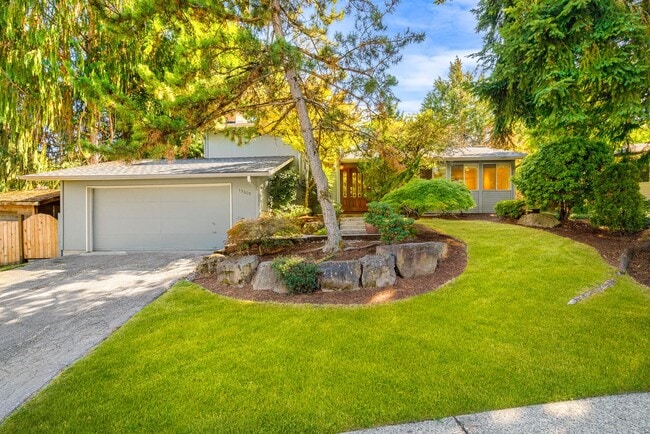 property at 15609 NE 53rd St