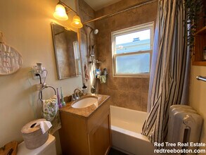 59 Brookley Rd, Unit 3L in Boston, MA - Foto de edificio - Building Photo