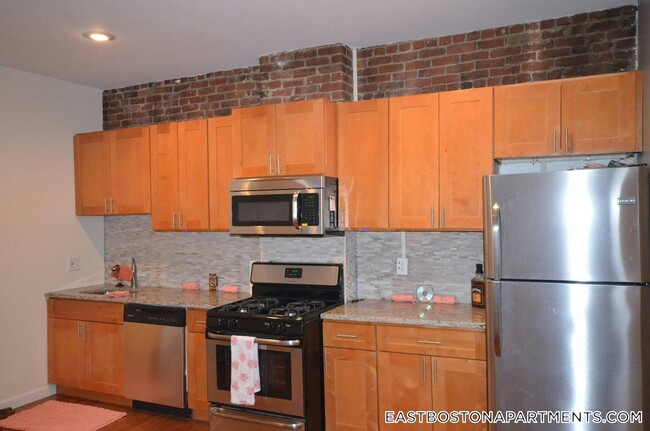 147 Meridian St in Boston, MA - Building Photo - Building Photo