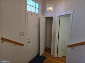 8183 Skelton Cir in Falls Church, VA - Building Photo - Building Photo