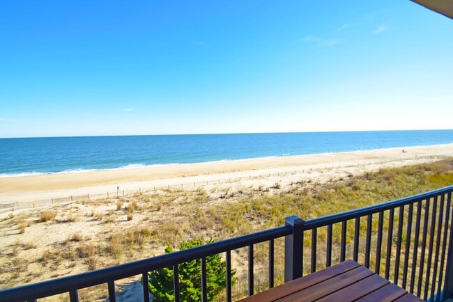 8105 Atlantic Ave, Unit 301 in Ocean City, MD - Building Photo - Building Photo