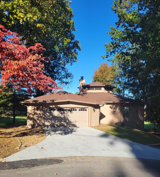 166 Baltusrol Rd in Crossville, TN - Building Photo - Building Photo