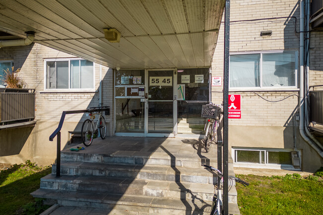 45 Bouchard Boul in Dorval, QC - Building Photo - Building Photo