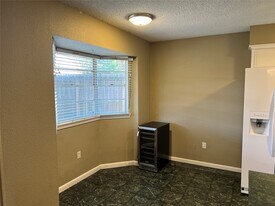 6010 Hoover St in Houston, TX - Building Photo