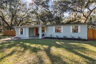 1504 Leon St in Fernandina Beach, FL - Building Photo - Building Photo