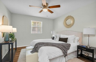 6119 Marty St in Mission, KS - Building Photo - Building Photo