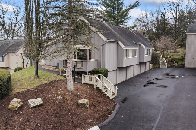 36 Algonquin Ln in Stratford, CT - Building Photo - Building Photo