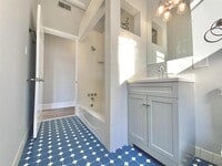 1712 Mt Vernon St photo'