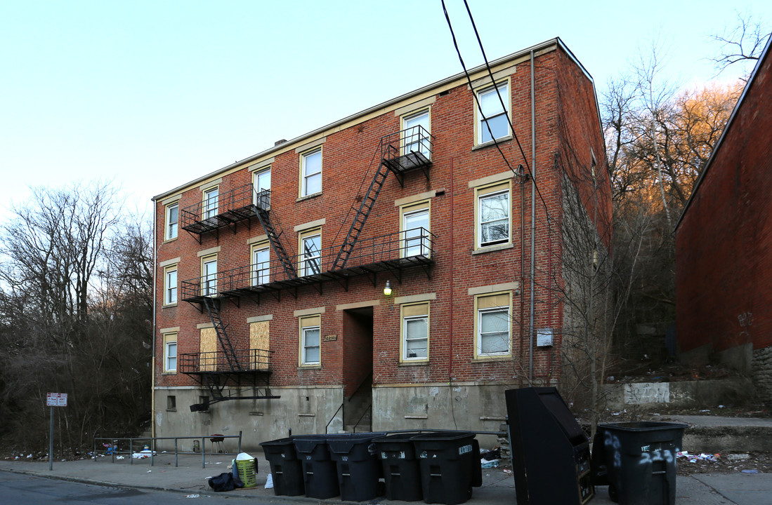 2231 Vine St in Cincinnati, OH - Building Photo