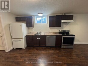 152 Goodwin Dr in Guelph, ON - Building Photo - Building Photo