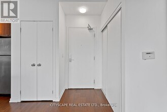 59-2459 E Liberty St in Toronto, ON - Building Photo - Building Photo